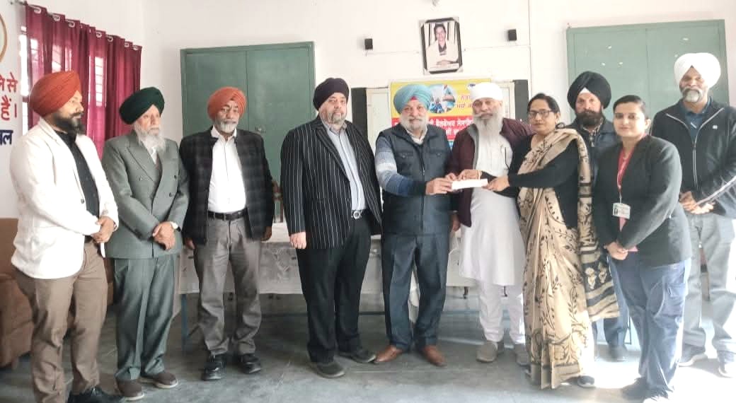 Bhai Ghanaiya Ji Welfare Society paid the full fees of four needy students